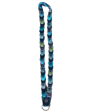 OCTOPUS KEYHANGER KUALA GREEN/TURKIS Læder keyhanger i en flot green / turkis farver. de er fremstillet af Rester fra lædertasker. Octopus Keyhanger Kuala Green/Turkis har en længde på ca 41 cm, se alle de andre flotte farver på shoppen.