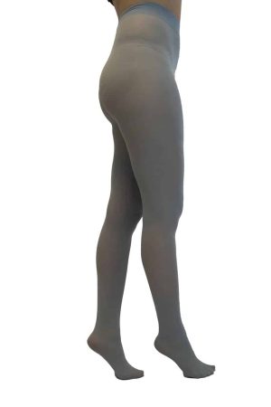 Pamela Mann Strømpebukser Dove Blue Vores fantastiske udvalg af Pamela Mann 50 denier farver. Det bedst sælgende udvalg af 50 Denier Opaque Tights fra Pamela Mann bør være i din garderobe. De uigennemsigtige tights bruger 3D-garn, strikket sammen for at tilføje ekstra udholdenhed og elasticitet af tightsene, hvilket resulterer i overlegen komfort. En række af de dristige farvemuligheder som alle er fremstillet i Italien, fremstillet i høj kvalitet. Som en del af Pamela Manns dedikation til at producere det førende udvalg af gennemgår alle varer deres sidste produktionsfase på hovedkontoret i Leicestershire, før de sendes ud til forhandlere over hele verden. Pamela Mann Strømpebukser Dove Blue er super lækre at have på, du kan bruge dem hele året. Du finder denne skønne farve i 3 str Se vores udvalg af strømpebukser på shoppen.