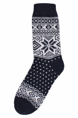 Danefæ Danestay Warm Wool Socks Navy/White Lækre sokker til de rigtige kolde dage. Behagelige og dejlige at have på.Nordisk mønster. Virkelig skønne sokker som uden tvivl bliver en favorit i vinter-garderoben. Danefæ Danestay Warm Wool Socks Navy/White er lavet af en lækker lammeuldsblanding der består af 60% lammeuld, 37% nylon og 3% elastane.