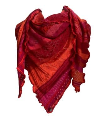 Invero Tørklæde Kyra Flamenco Her får du det lækreste tørklæde/sjal i de dejligste farver. Blødt og lækkert og have på. Pift din kjole eller tøj op med et smukt tørklæde. Invero Tørklæde Kyra Flamenco er strikket i en trekant i det smukkeste merino uld fra Italien. Strikket i Tyskland. Utrolig skøn farve kombinationer. Tørklædet måler 140x200