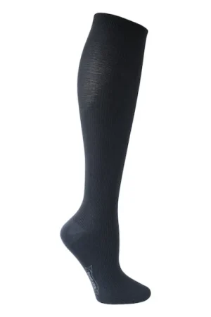 Supcare Flystøtte strømper Knælang Grå 1502 En komfortabel flystøttestrømper fra SupCare i kompressionsklasse 1 (15-21 mmHg). Microfiber er kendt for sin ultrabløde overflade. Strømpen er behagelig og god til flyrejser, længerevarende stående eller siddende arbejde samt forebyggelse af åreknuder og træthed i ben og fødder. Kompression: 15-21 mmHg Materiale: 90% Polyamid, 10% Elastan Vaskes ved 30 grader. Må ikke tørretumblers.