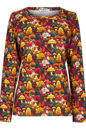 Margot T-Shirts Miss Autumnal Farverig eventyrlig bluse md et smukt skovmotiv, der leder tankerne hen på et lille magik eventyrland. Et unik mønster, blusen er dekoreret med små eventyrhuse, svampe, og tætte skovlandskaber i varme efterårsfarver i rød, gyldengul, orange, mørkegrøn og turkis. Blusen skaber et levende og iøjenfaldende helhed. Margot T-Shirts Miss Autumnal har lange ærmer, med rund halsudskæring. Blusen med masser af personlighed,farver og charme, passer godt til dig som godt vil skille sig ud fra mængden.